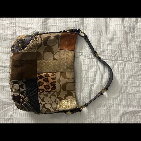 Classic Coach Bag - Picture 3 of 5